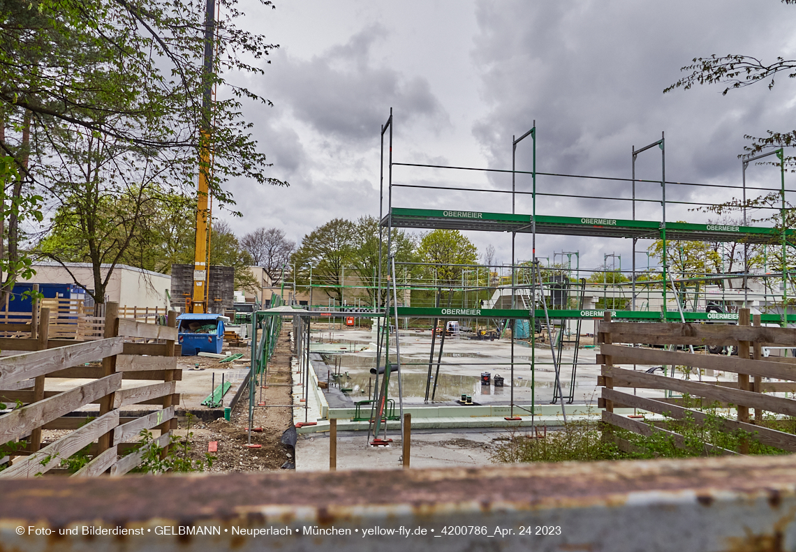 24.04.2023 - Baustelle am Haus für Kinder in der Quiddestraße in Neuperlach
